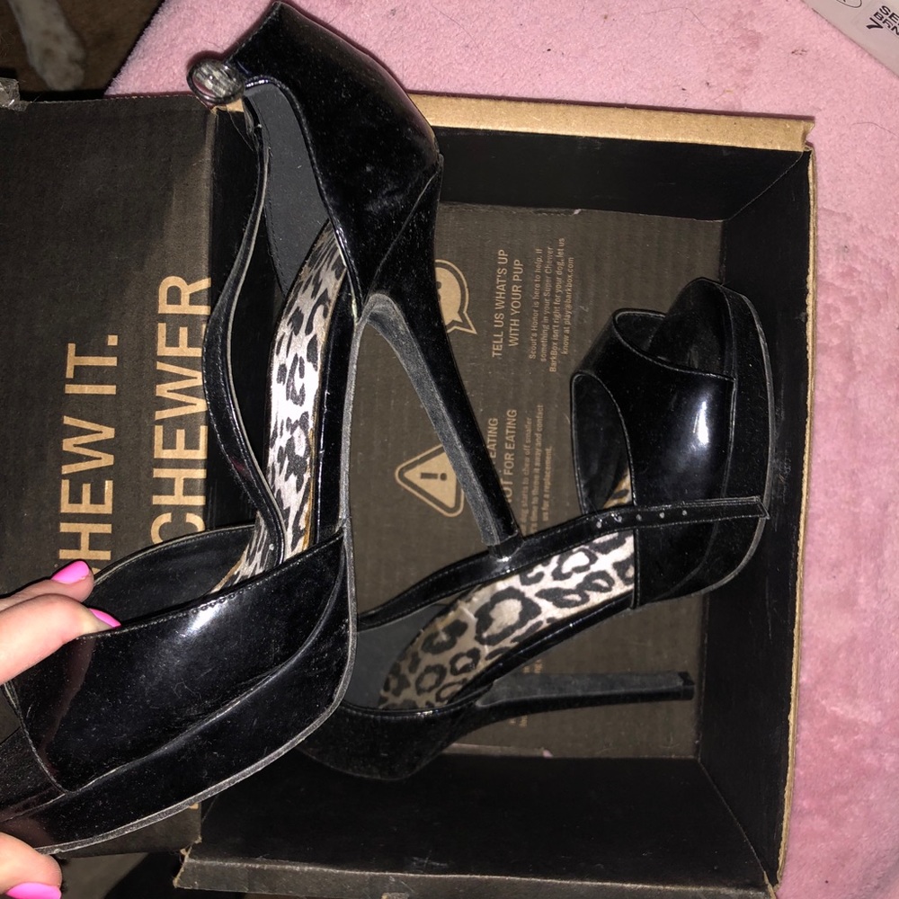 black peep toe heels size 7